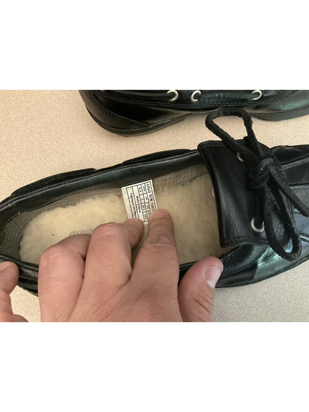 Womens UGG Australia Ashdale Black Waterproof Sherpa Lined Duck Shoes. Size 8.5